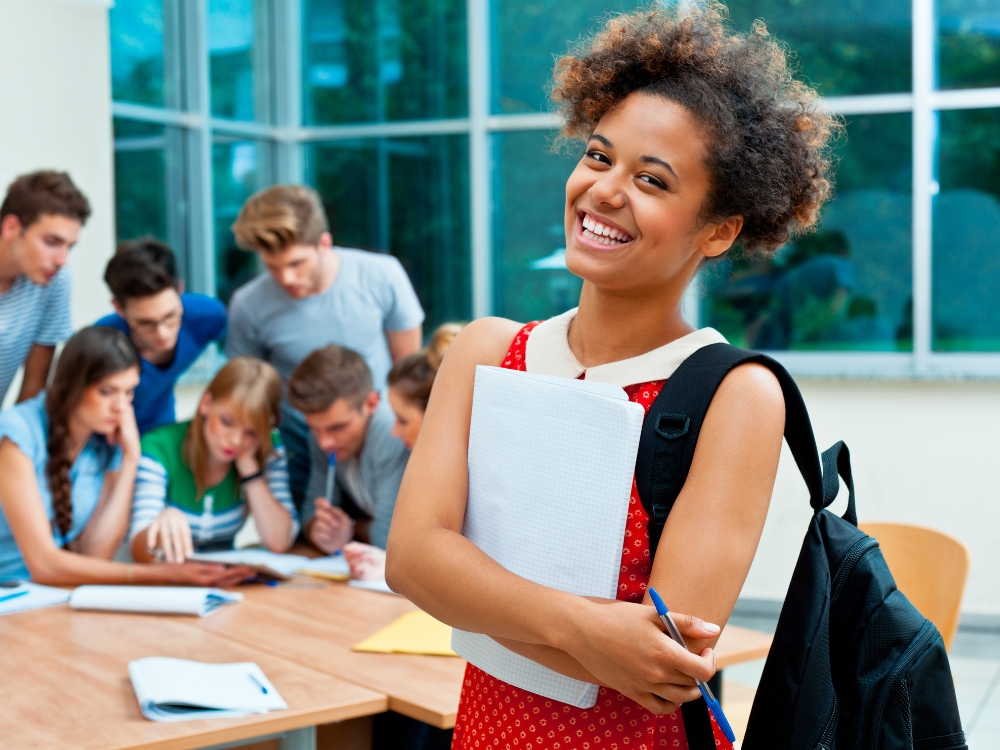 Qual é o papel de um software de gestão educacional em campanhas de matrículas?